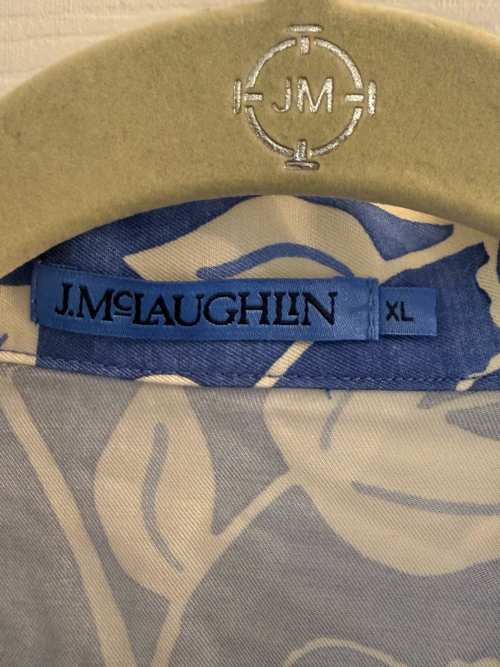 J. McLaughlin Blue & White Floral Short Sleeve Button Front Shirt - Picture 3 of 4